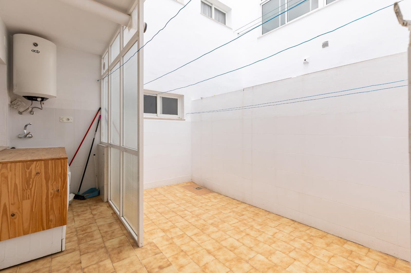 5 bedroom Flat for sale in Gandia - € 335,000 (Ref: 9979103)