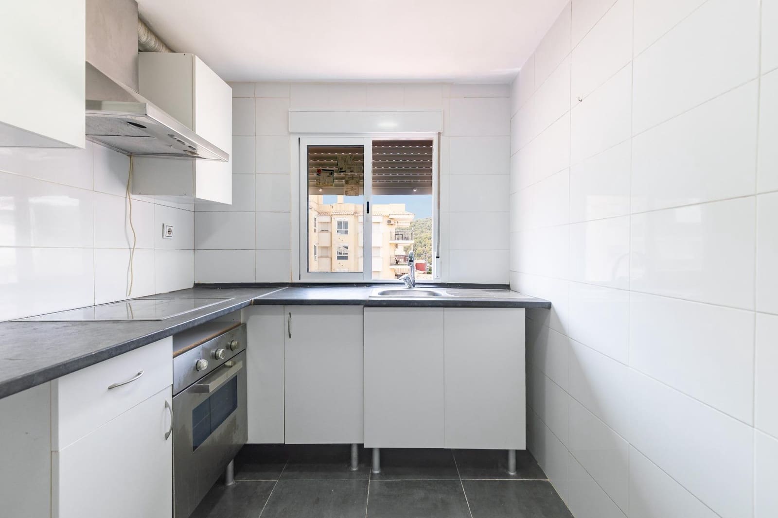 Piso de 4 habitaciones en Náquera en venta - 140.000 € (Ref: 9979104)