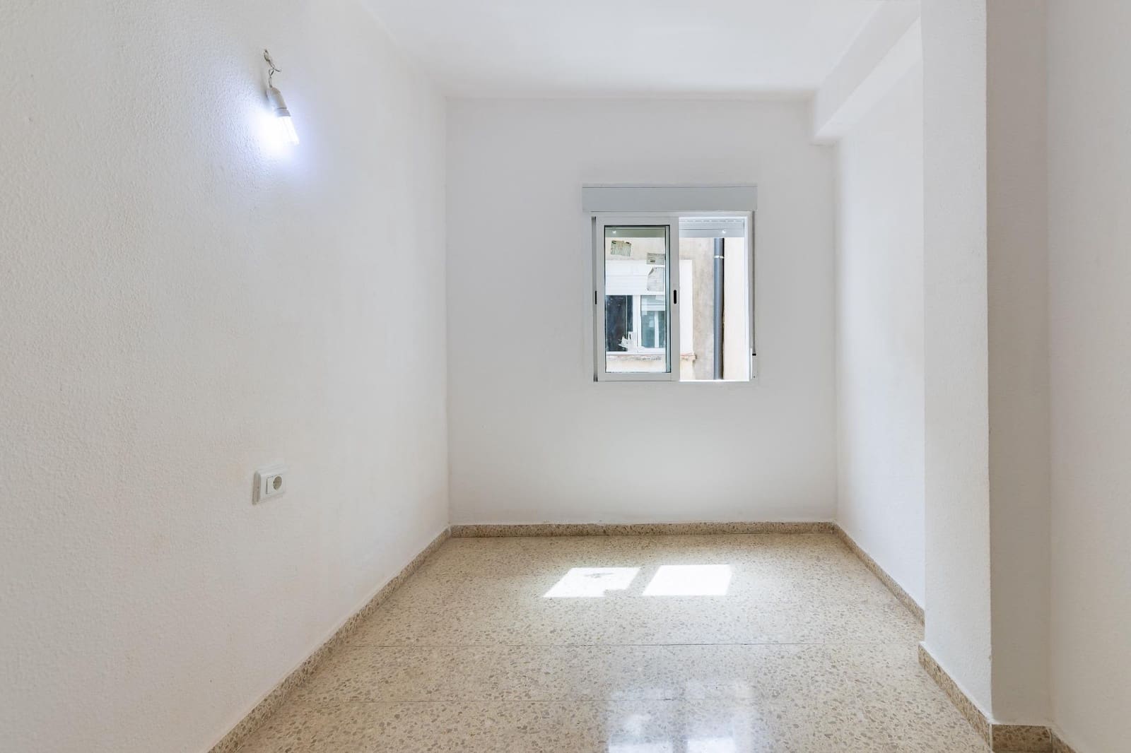 Piso de 4 habitaciones en Náquera en venta - 140.000 € (Ref: 9979104)