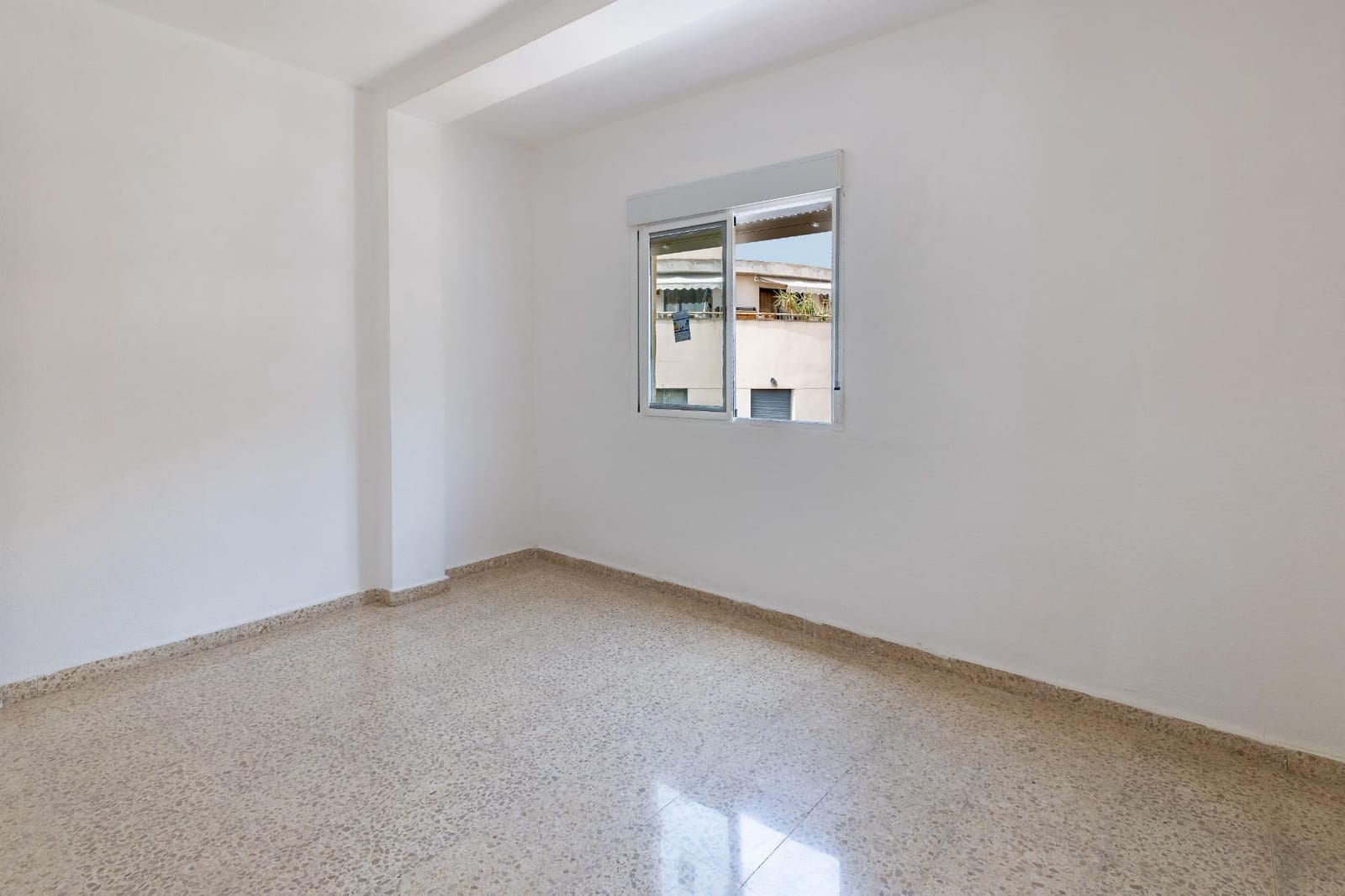 Piso de 4 habitaciones en Náquera en venta - 140.000 € (Ref: 9979104)