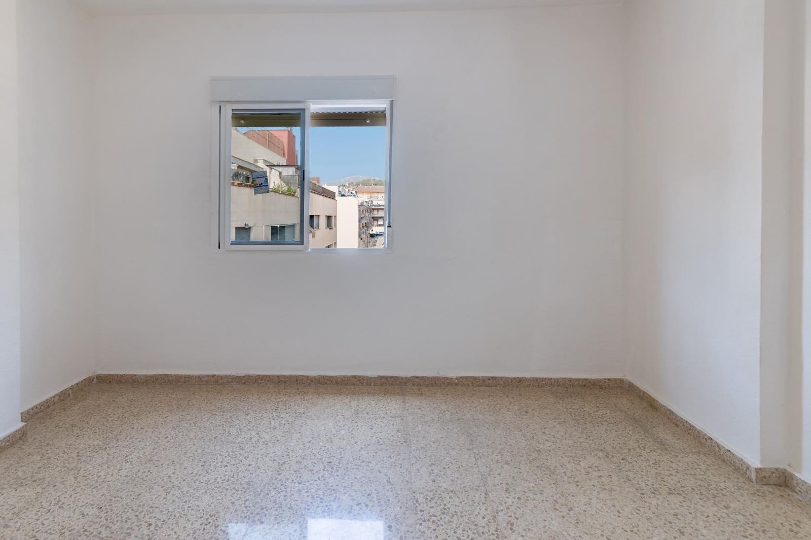 Piso de 4 habitaciones en Náquera en venta - 140.000 € (Ref: 9979104)