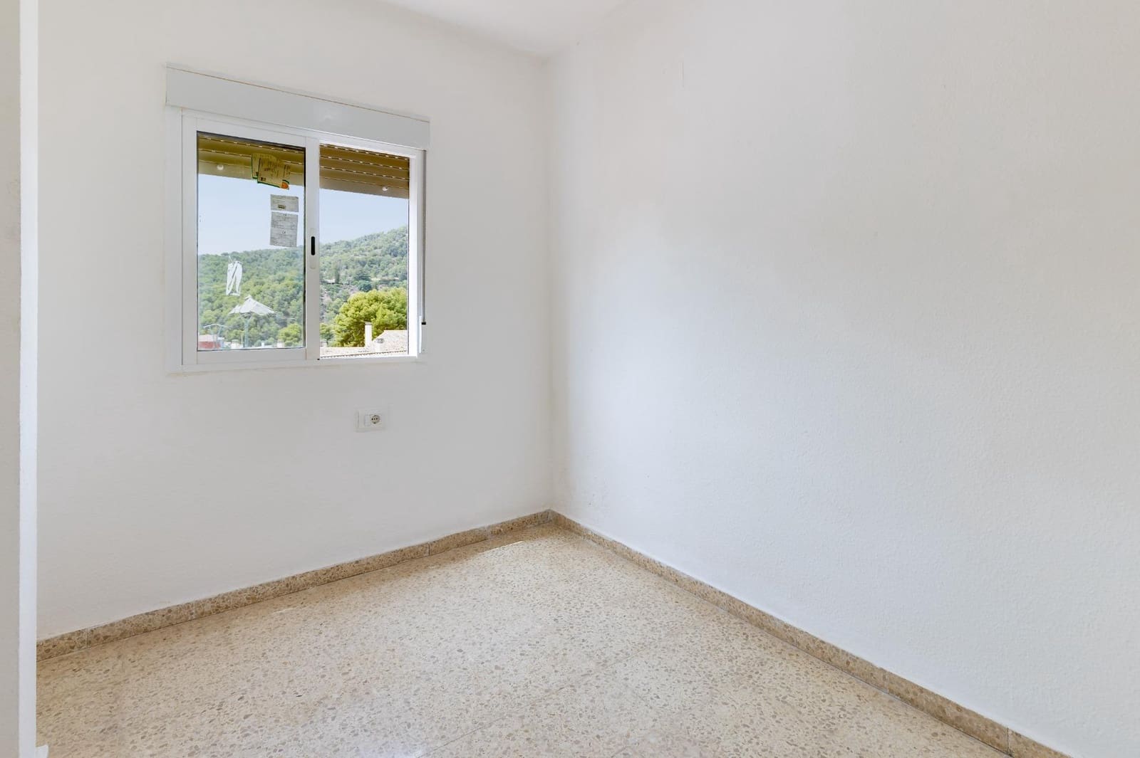 Piso de 4 habitaciones en Náquera en venta - 140.000 € (Ref: 9979104)