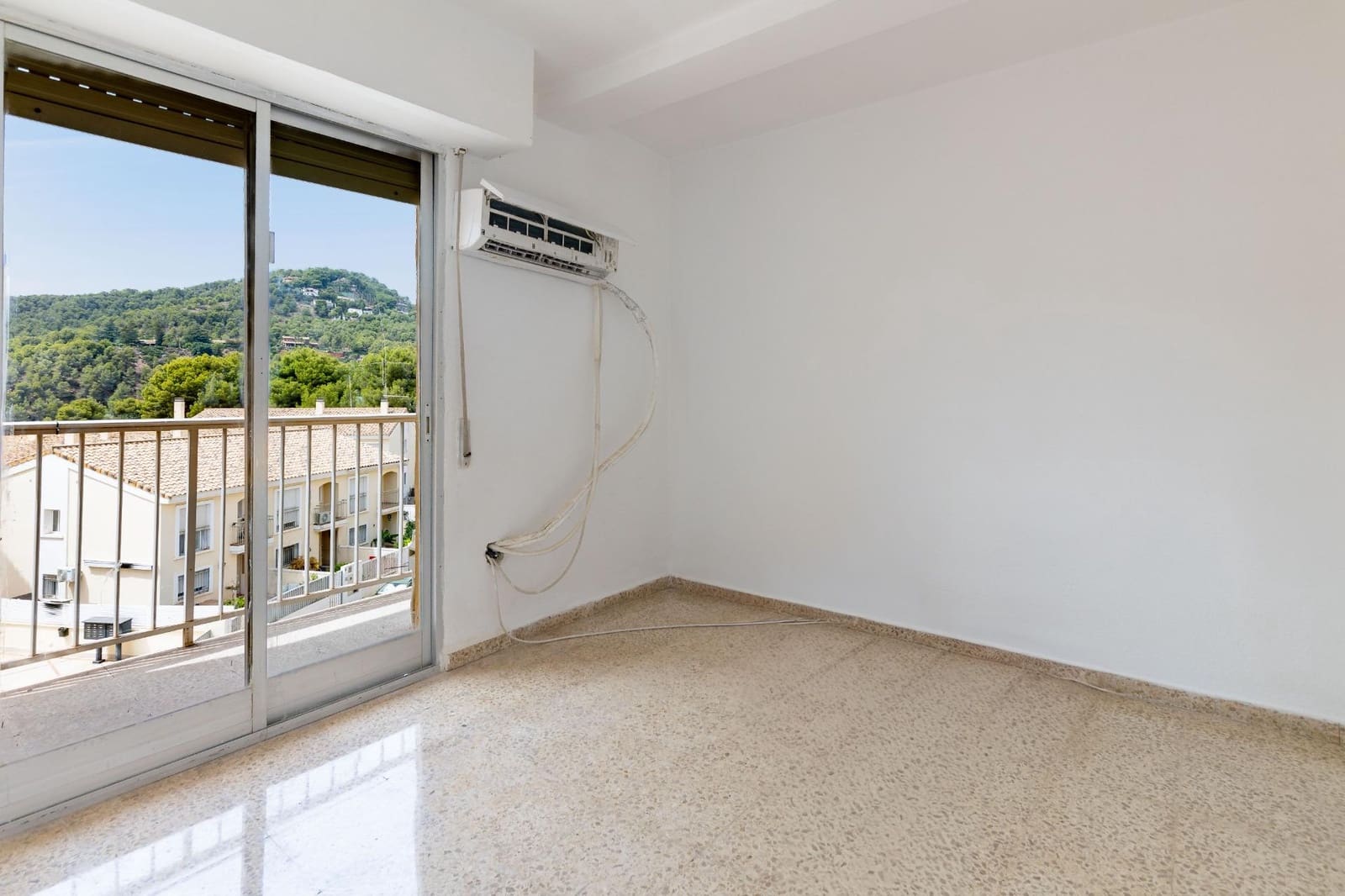Piso de 4 habitaciones en Náquera en venta - 140.000 € (Ref: 9979104)