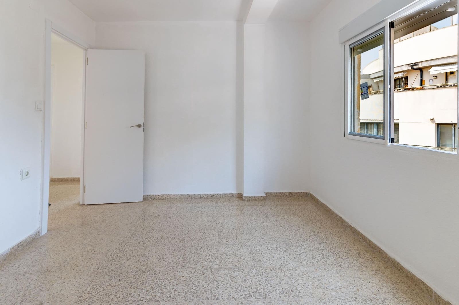 Piso de 4 habitaciones en Náquera en venta - 140.000 € (Ref: 9979104)