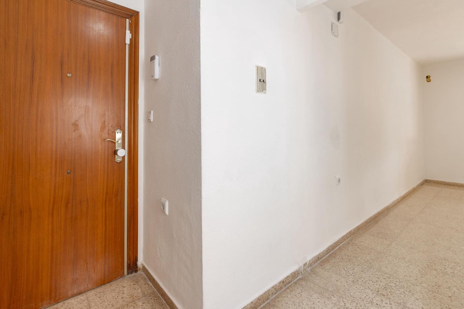 Piso de 4 habitaciones en Náquera en venta - 140.000 € (Ref: 9979104)