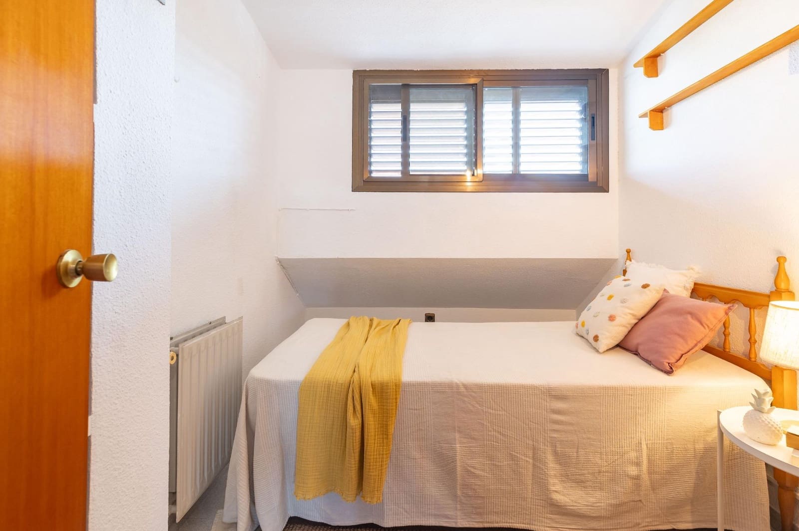 6 slaapkamer Rijtjeshuis te koop in Paterna met zwembad garage - € 455.000 (Ref: 9994446)