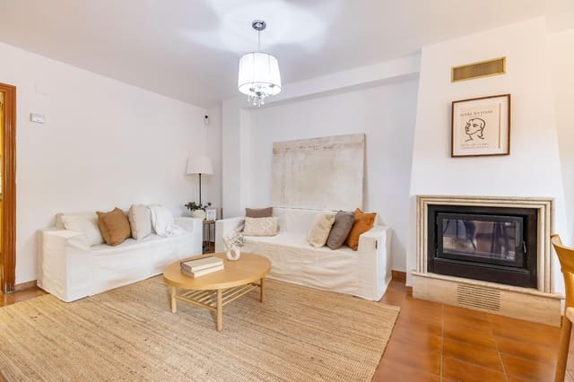 6 slaapkamer Rijtjeshuis te koop in Terramelar, Paterna met zwembad garage - € 455.000 (Ref: 9994446)