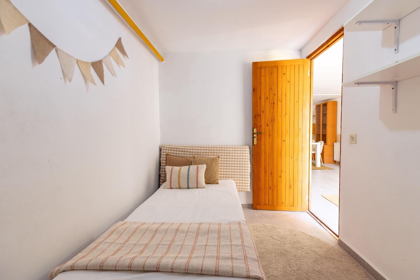 6 slaapkamer Rijtjeshuis te koop in Paterna met zwembad garage - € 455.000 (Ref: 9994446)