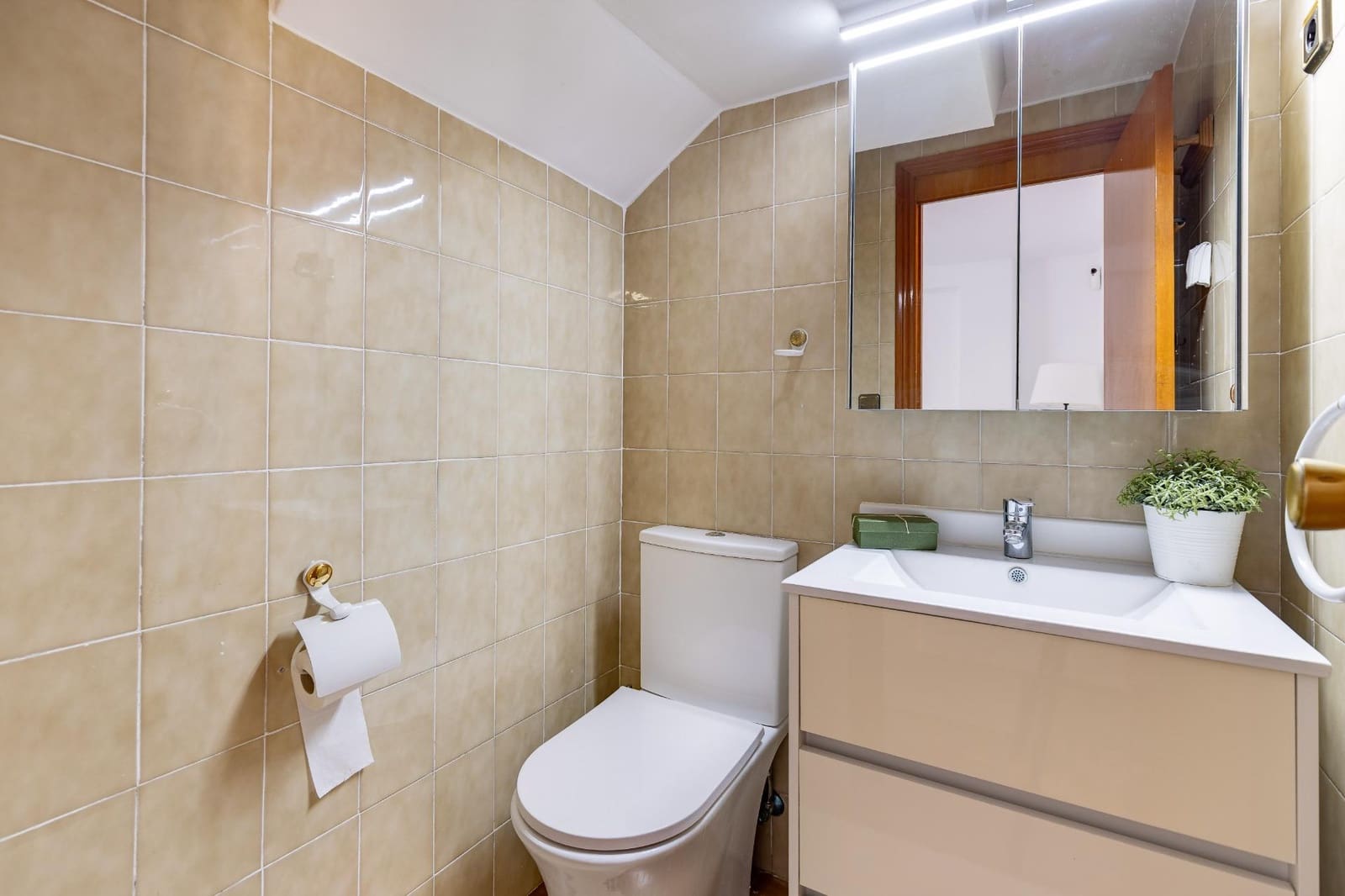 6 slaapkamer Rijtjeshuis te koop in Paterna met zwembad garage - € 455.000 (Ref: 9994446)