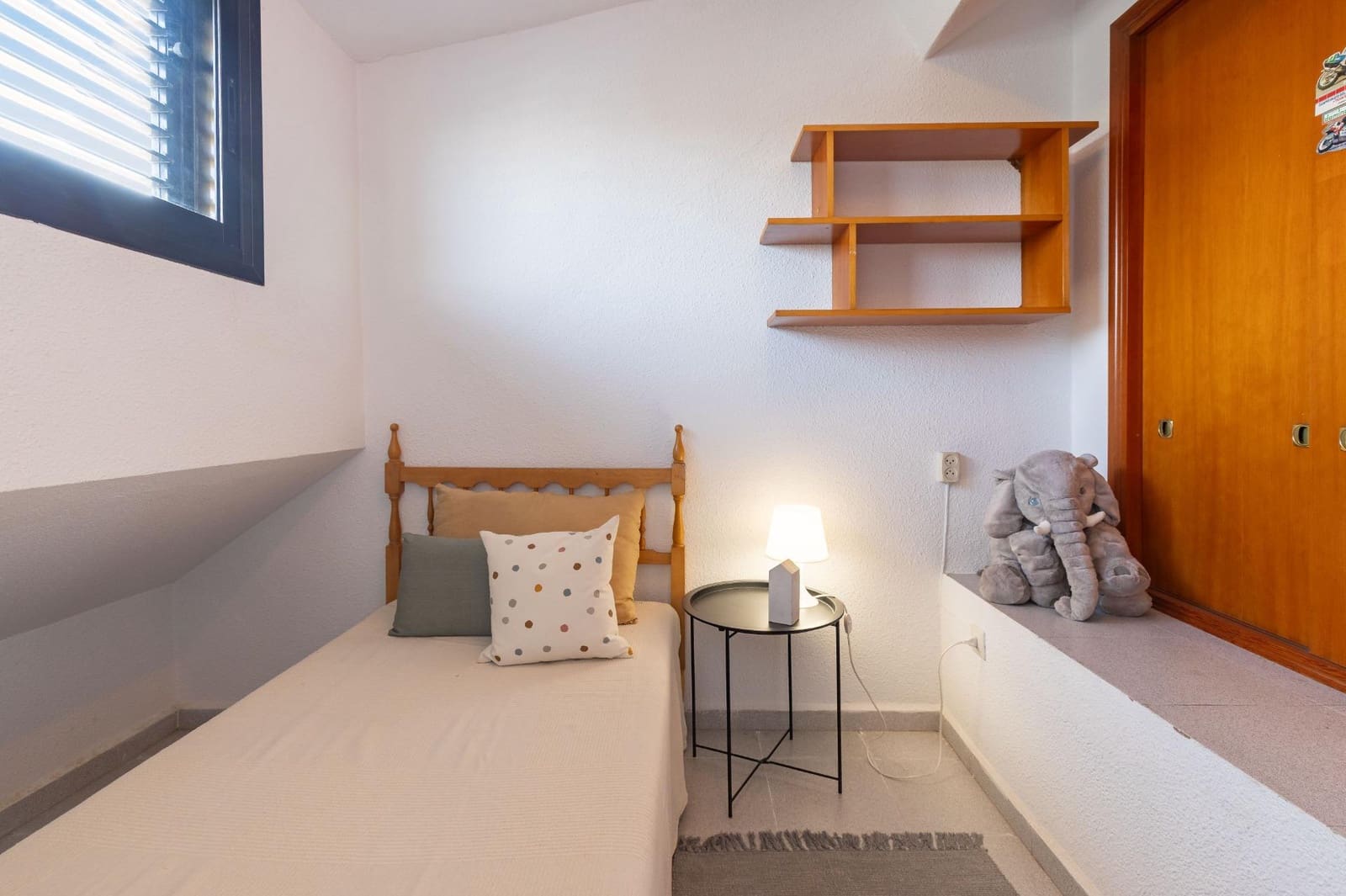 6 slaapkamer Rijtjeshuis te koop in Paterna met zwembad garage - € 455.000 (Ref: 9994446)
