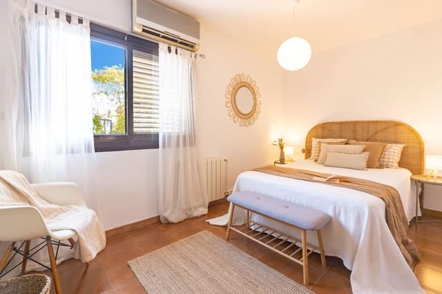 6 slaapkamer Rijtjeshuis te koop in Terramelar, Paterna met zwembad garage - € 455.000 (Ref: 9994446)