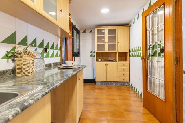 6 slaapkamer Rijtjeshuis te koop in Terramelar, Paterna met zwembad garage - € 455.000 (Ref: 9994446)