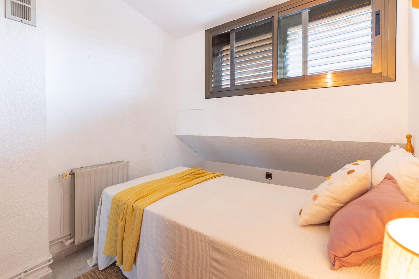 6 slaapkamer Rijtjeshuis te koop in Paterna met zwembad garage - € 455.000 (Ref: 9994446)
