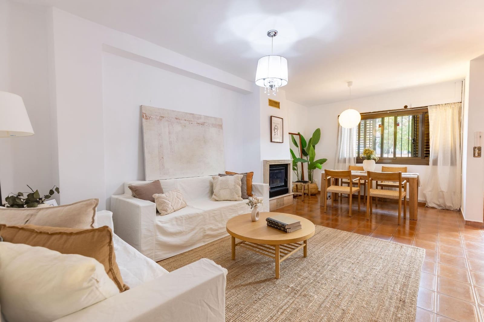 6 slaapkamer Rijtjeshuis te koop in Paterna met zwembad garage - € 455.000 (Ref: 9994446)