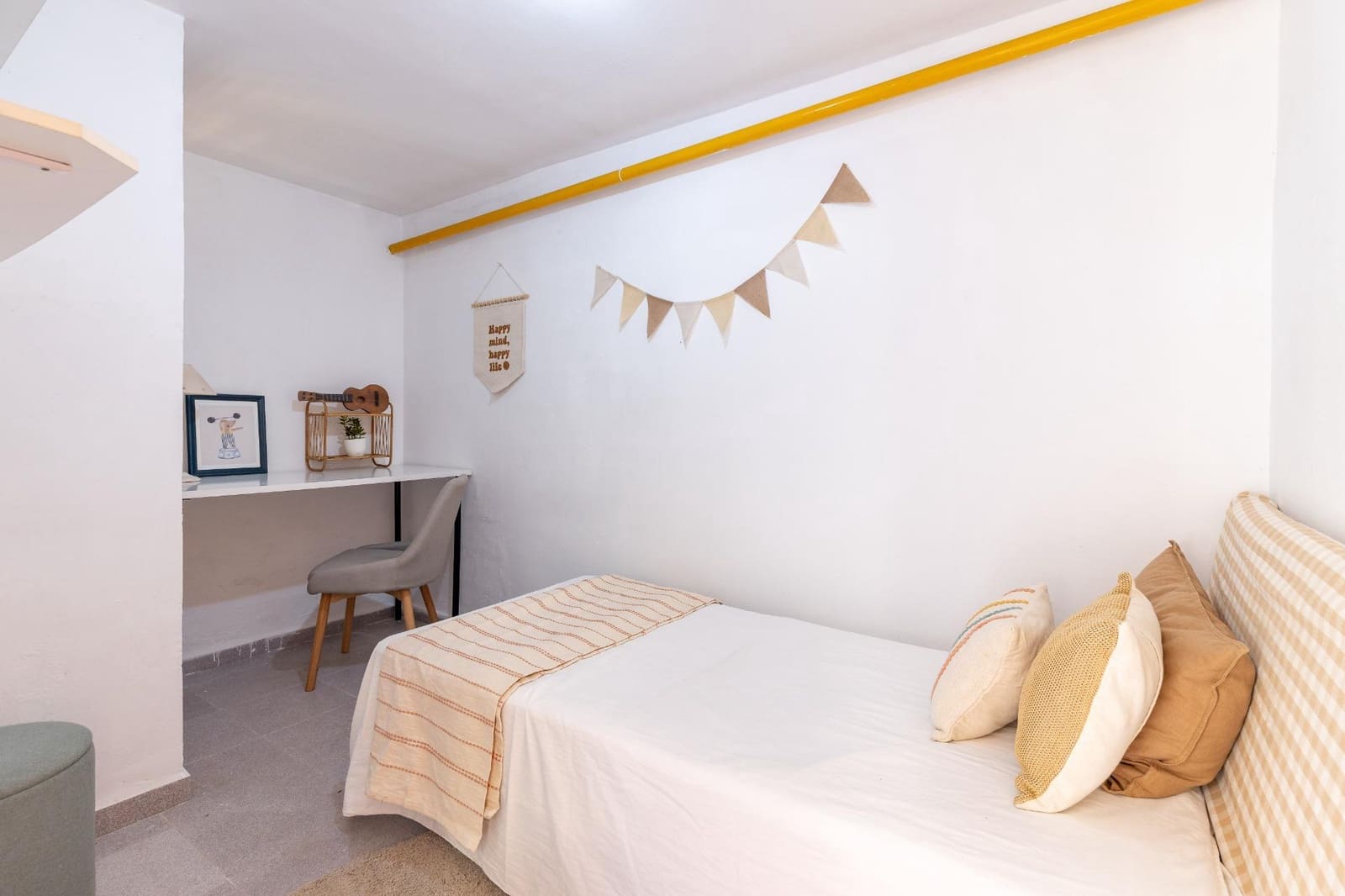 6 slaapkamer Rijtjeshuis te koop in Paterna met zwembad garage - € 455.000 (Ref: 9994446)