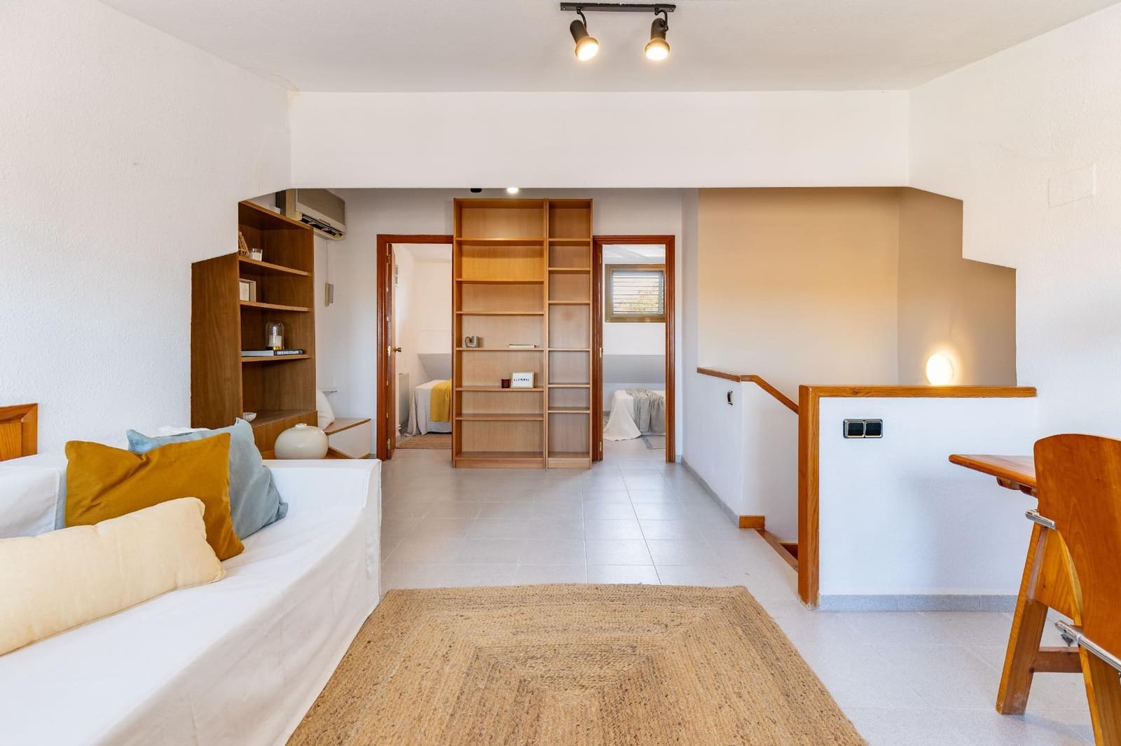 6 slaapkamer Rijtjeshuis te koop in Paterna met zwembad garage - € 455.000 (Ref: 9994446)