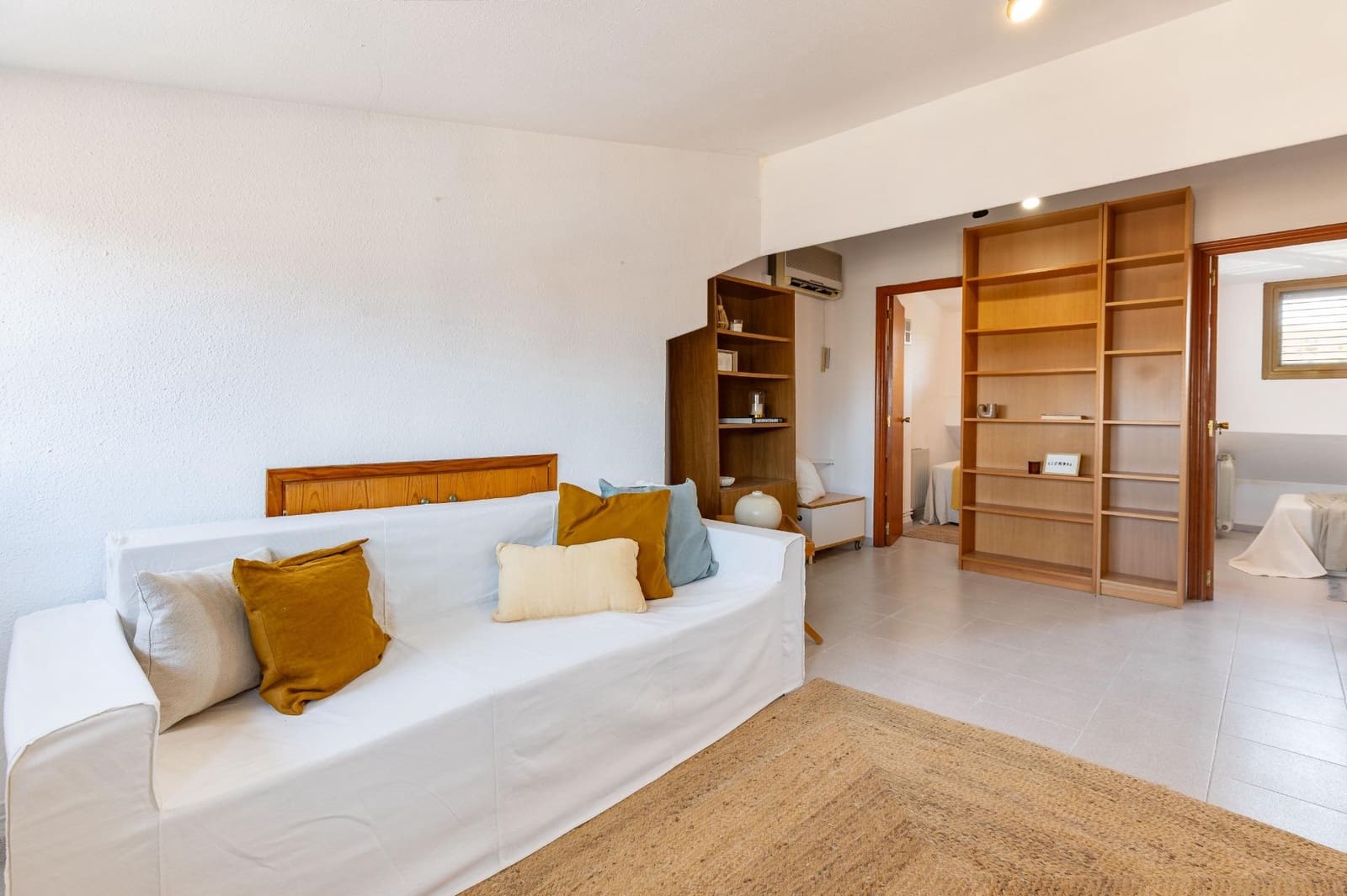 6 slaapkamer Rijtjeshuis te koop in Paterna met zwembad garage - € 455.000 (Ref: 9994446)