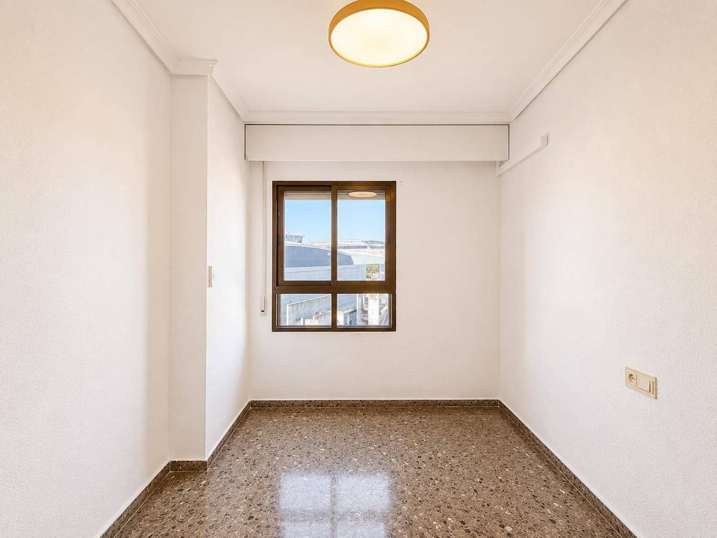 3 soveværelse Lejlighed til leje i Paterna med garage - € 1.200 (Ref: 9994450)