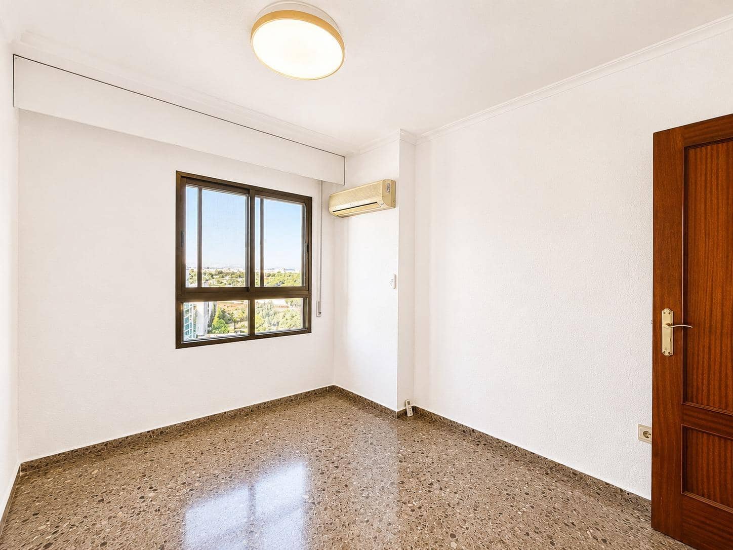 3 soveværelse Lejlighed til leje i Paterna med garage - € 1.200 (Ref: 9994450)