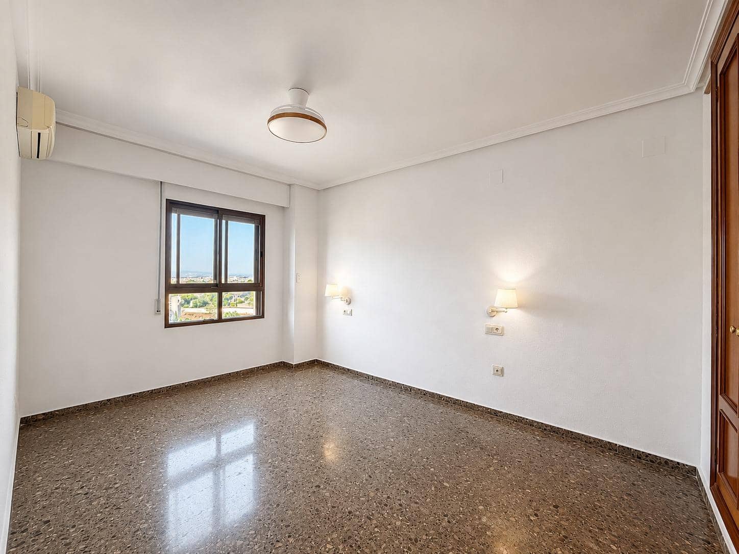 3 soveværelse Lejlighed til leje i Paterna med garage - € 1.200 (Ref: 9994450)