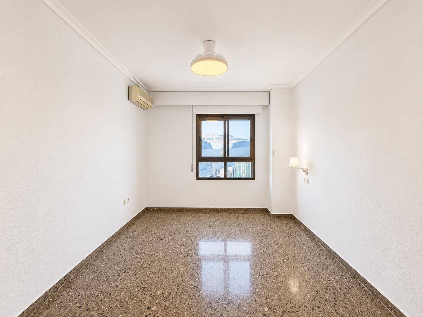 3 soveværelse Lejlighed til leje i Paterna med garage - € 1.200 (Ref: 9994450)