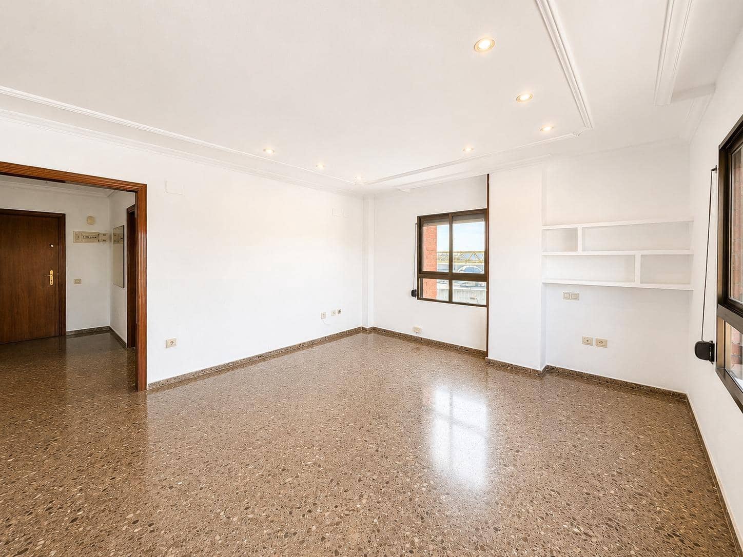 3 soveværelse Lejlighed til leje i Paterna med garage - € 1.200 (Ref: 9994450)