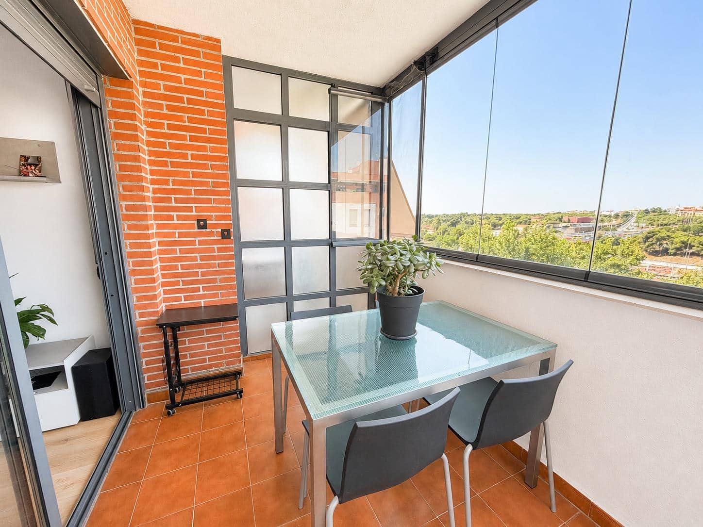 3 bedroom Flat for rent in Paterna with pool - € 1,500 (Ref: 9994451)