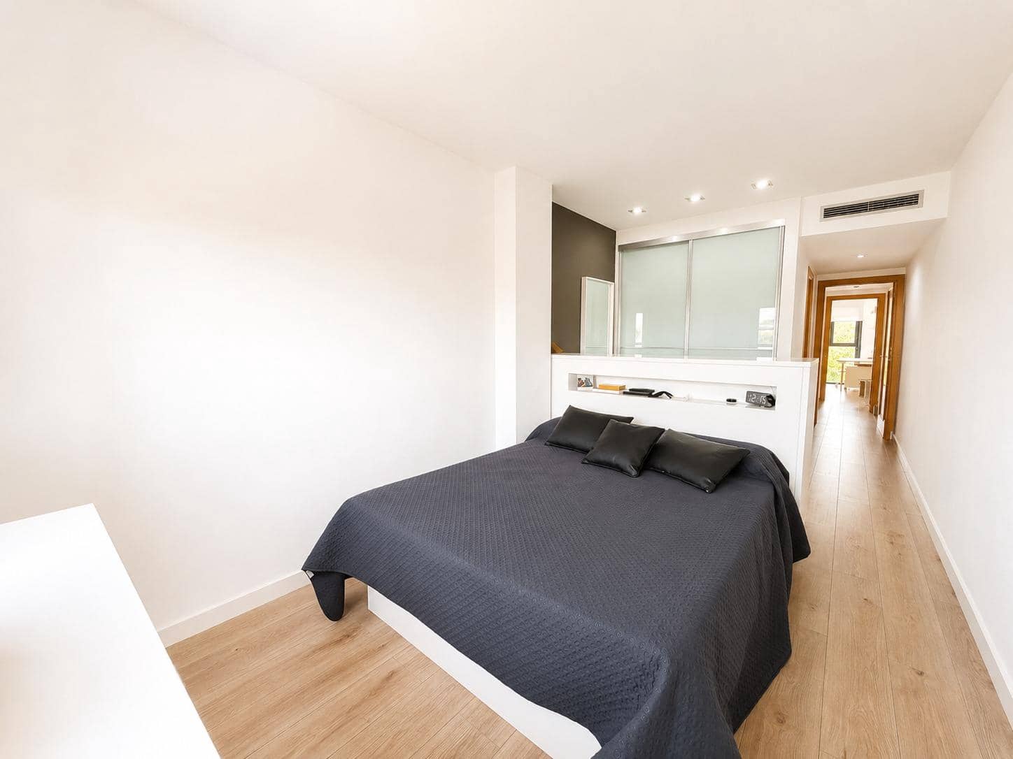 3 bedroom Flat for rent in Paterna with pool - € 1,500 (Ref: 9994451)
