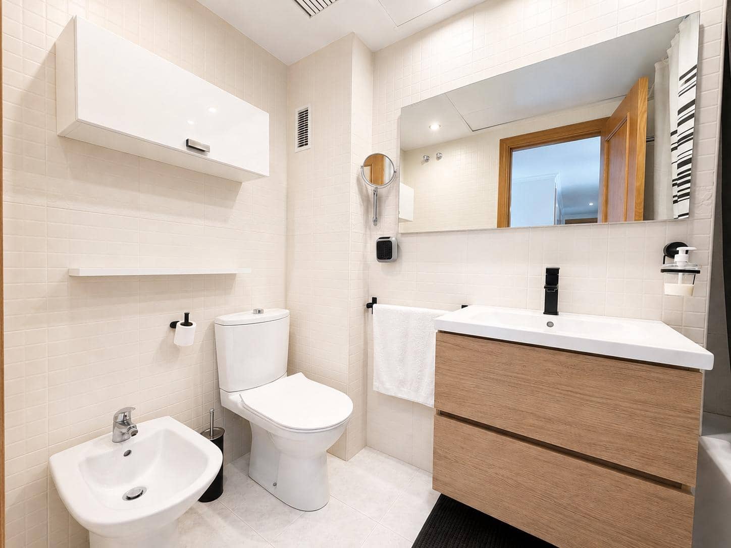 3 bedroom Flat for rent in Paterna with pool - € 1,500 (Ref: 9994451)