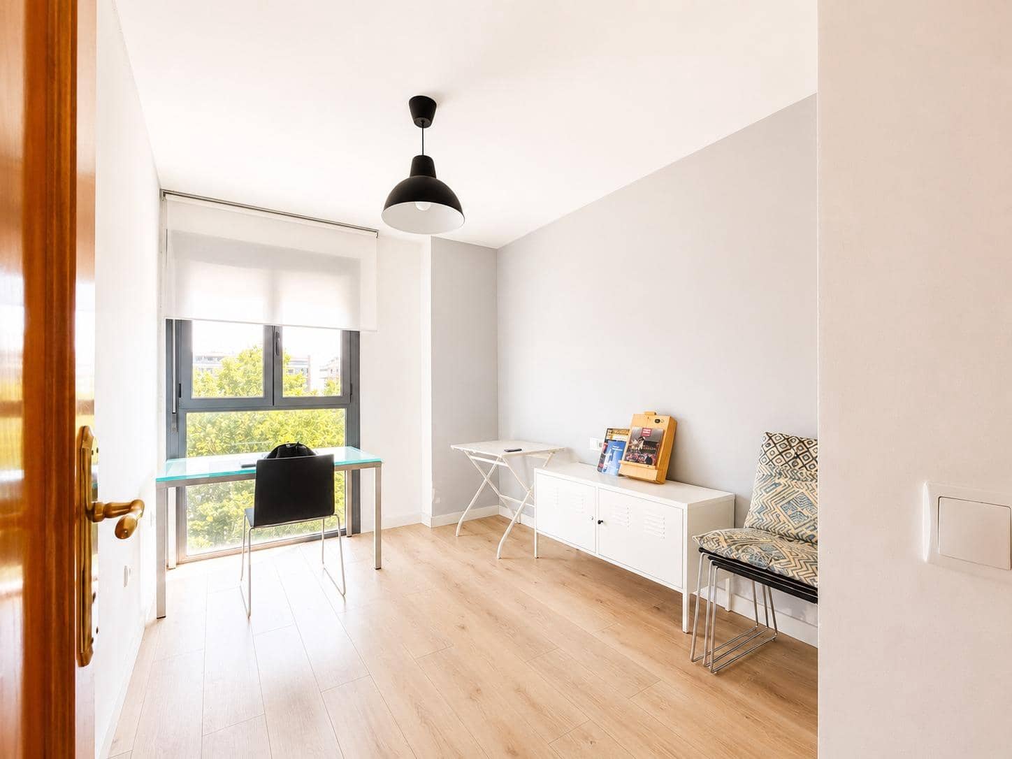 3 bedroom Flat for rent in Paterna with pool - € 1,500 (Ref: 9994451)