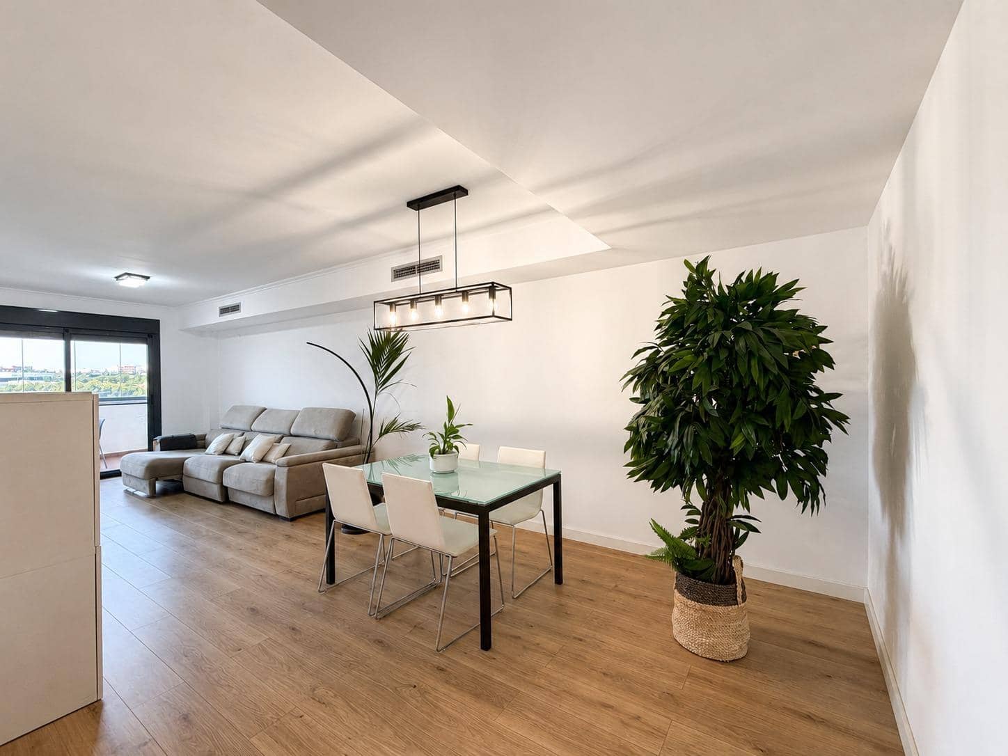 3 bedroom Flat for rent in Paterna with pool - € 1,500 (Ref: 9994451)