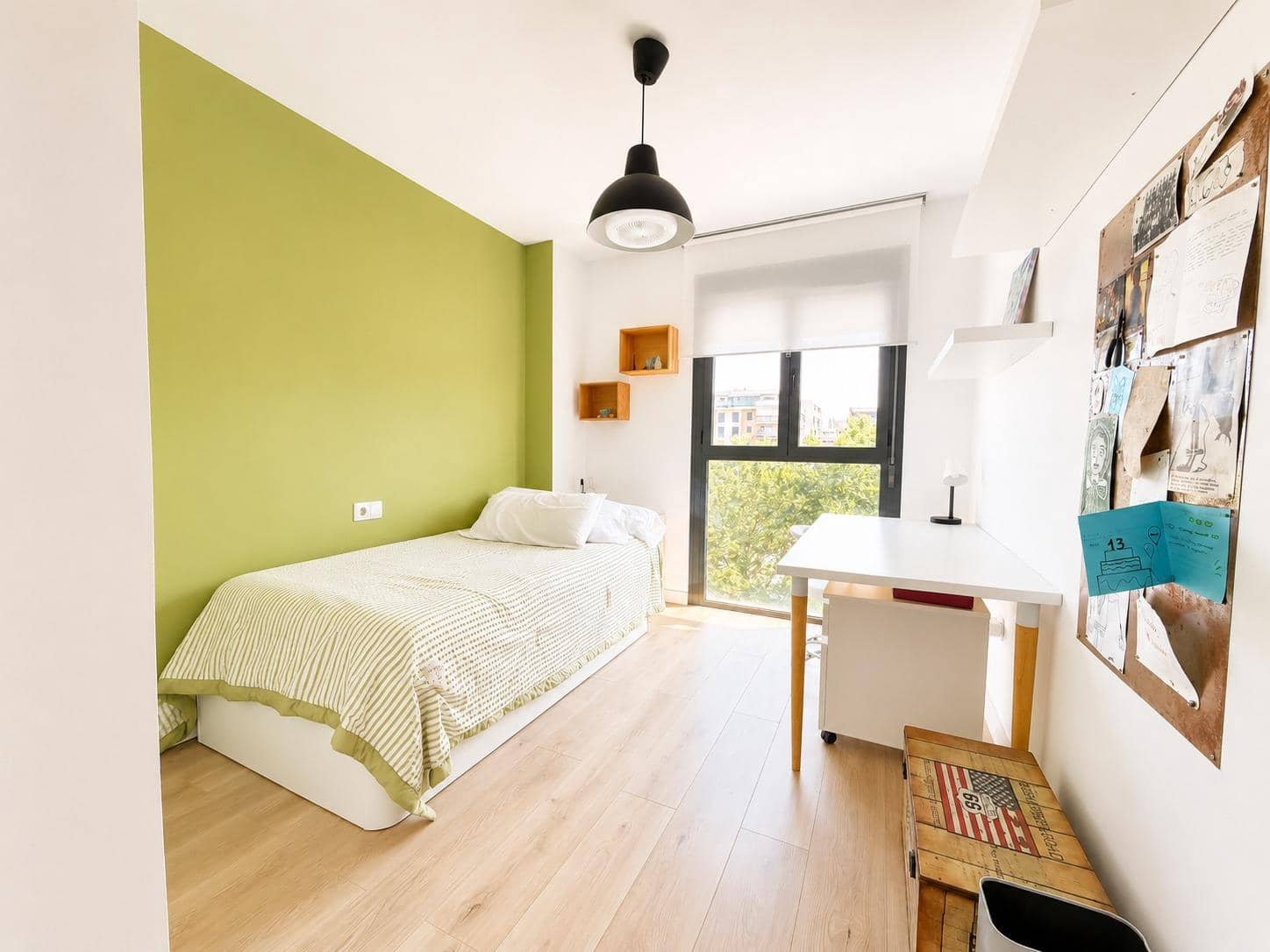 3 bedroom Flat for rent in Paterna with pool - € 1,500 (Ref: 9994451)