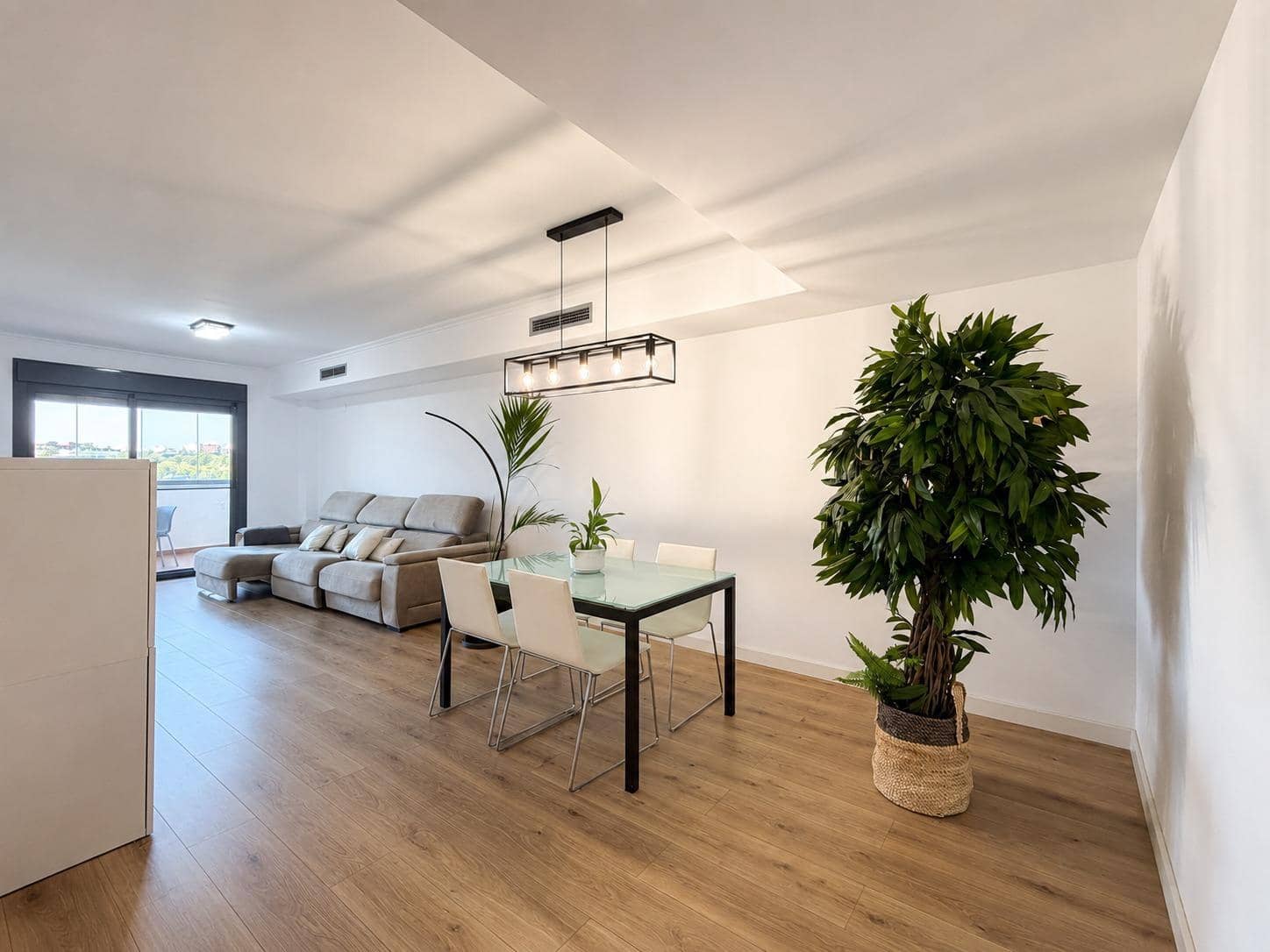 3 bedroom Flat for rent in Paterna with pool - € 1,500 (Ref: 9994451)