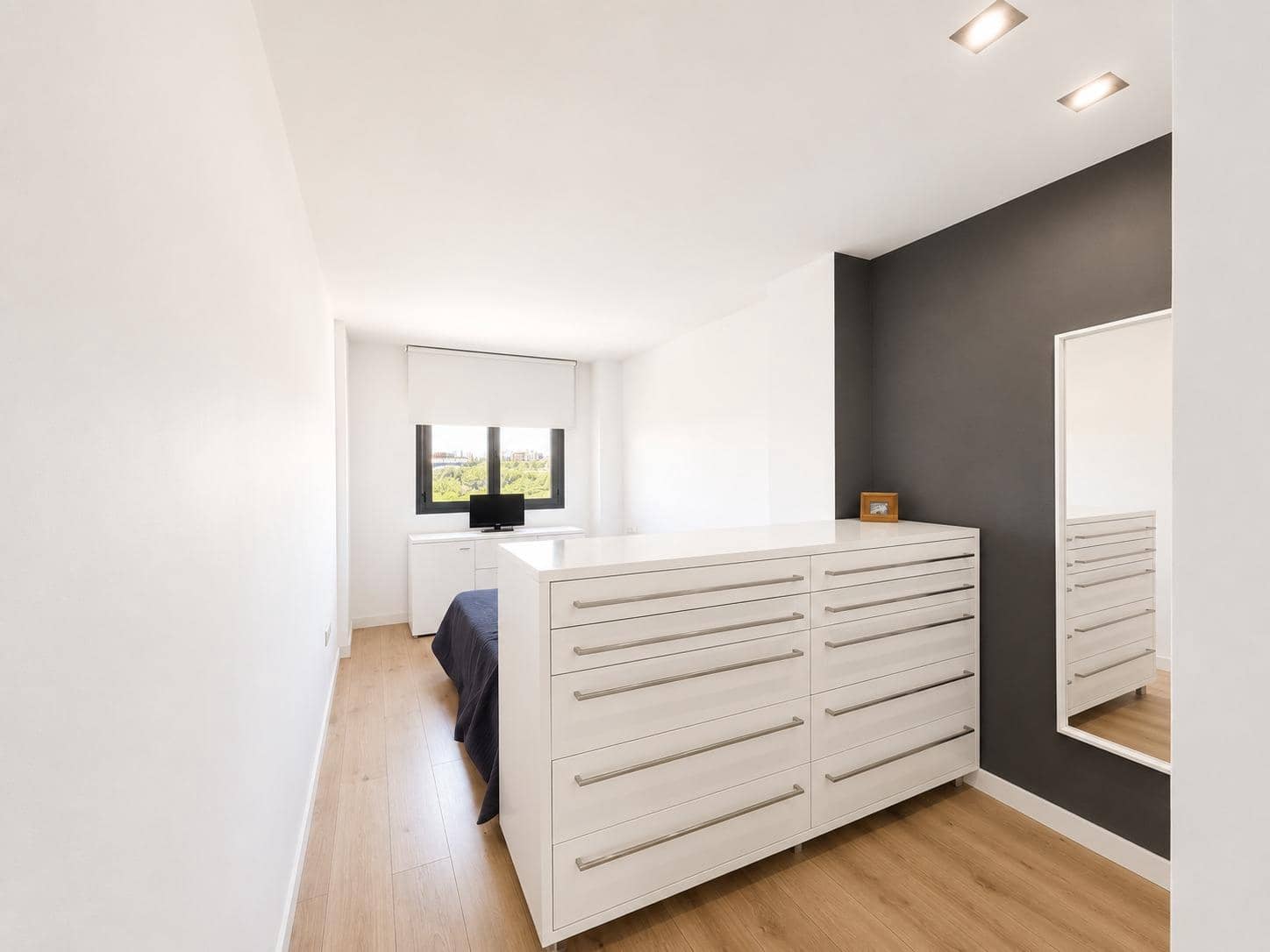3 bedroom Flat for rent in Paterna with pool - € 1,500 (Ref: 9994451)