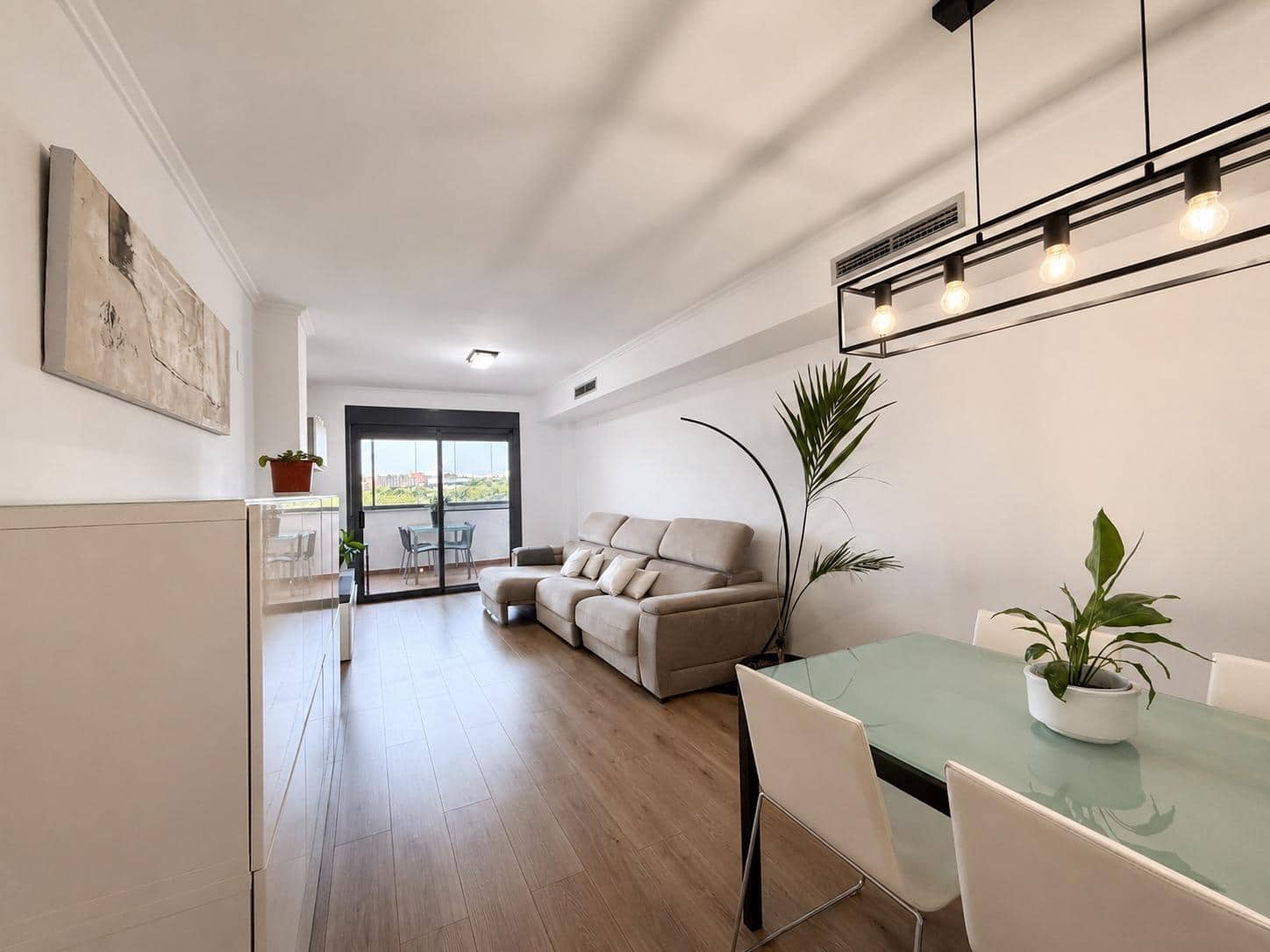 3 bedroom Flat for rent in Paterna with pool - € 1,500 (Ref: 9994451)