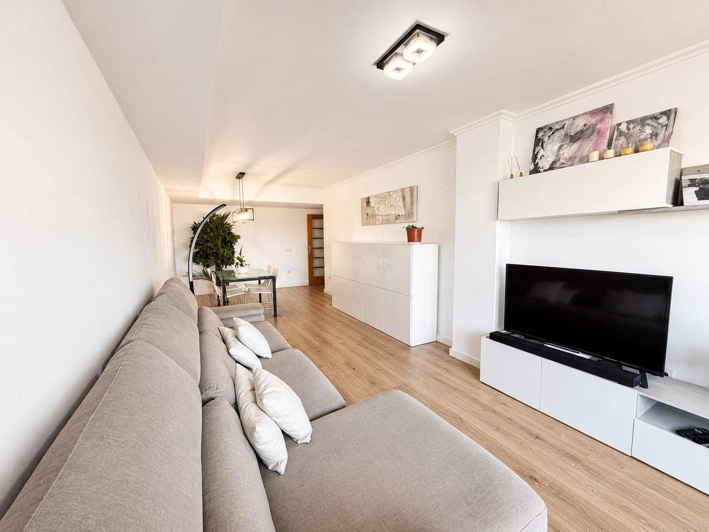 3 bedroom Flat for rent in Paterna with pool - € 1,500 (Ref: 9994451)