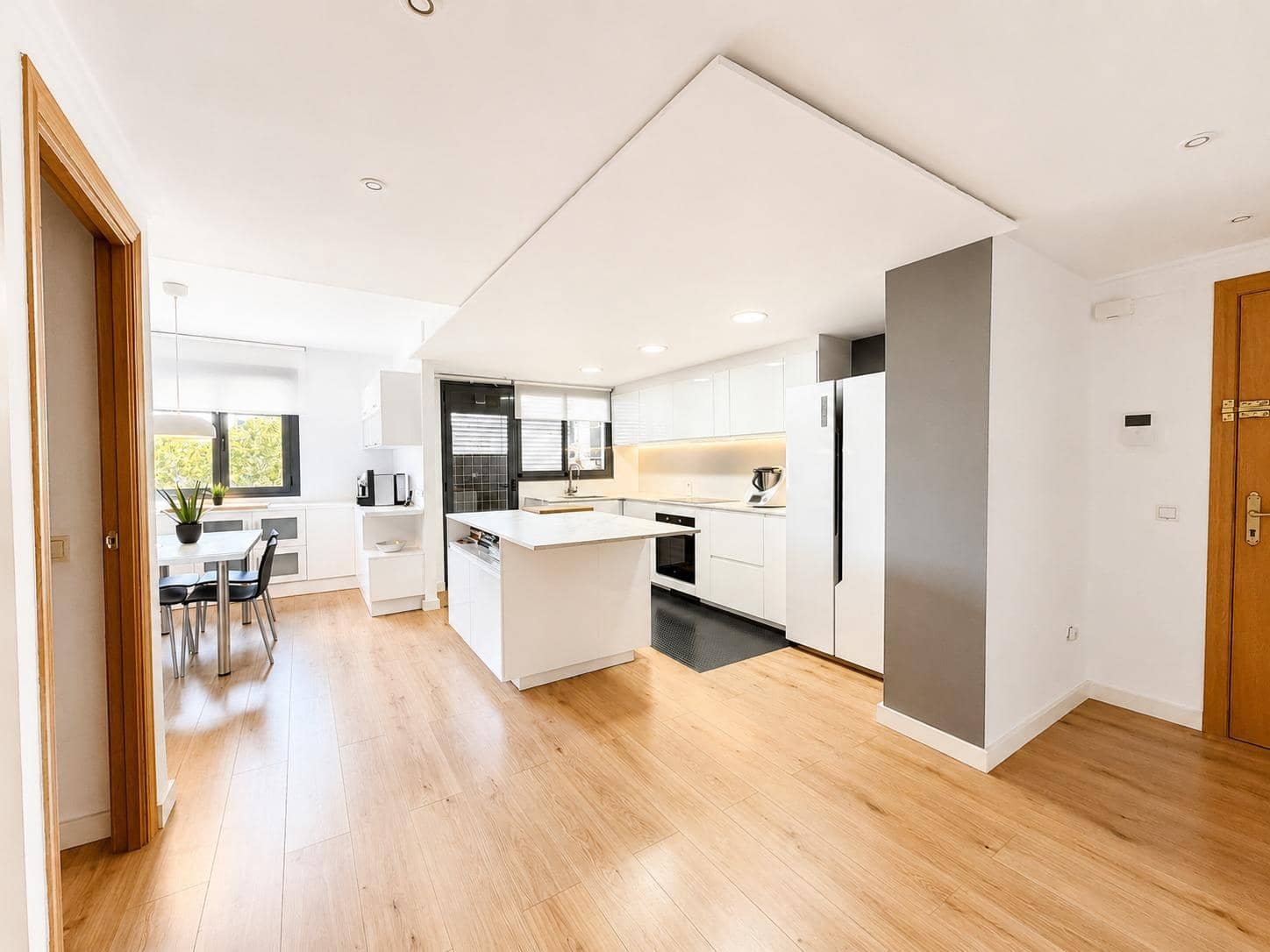3 bedroom Flat for rent in Paterna with pool - € 1,500 (Ref: 9994451)
