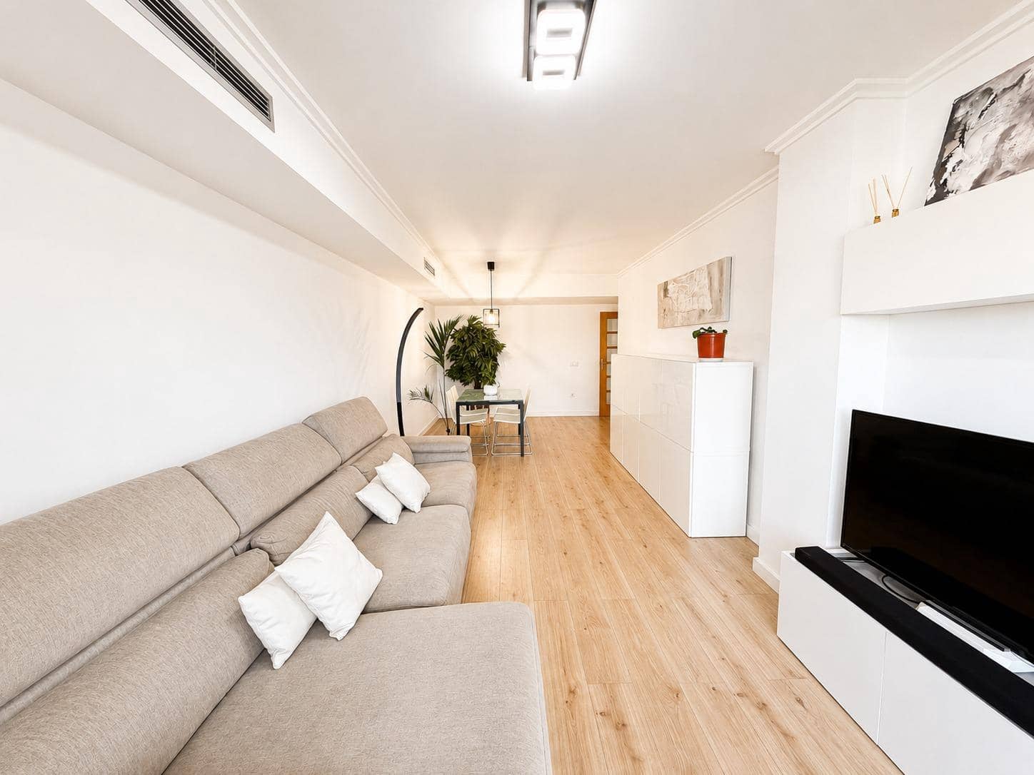 3 bedroom Flat for rent in Paterna with pool - € 1,500 (Ref: 9994451)
