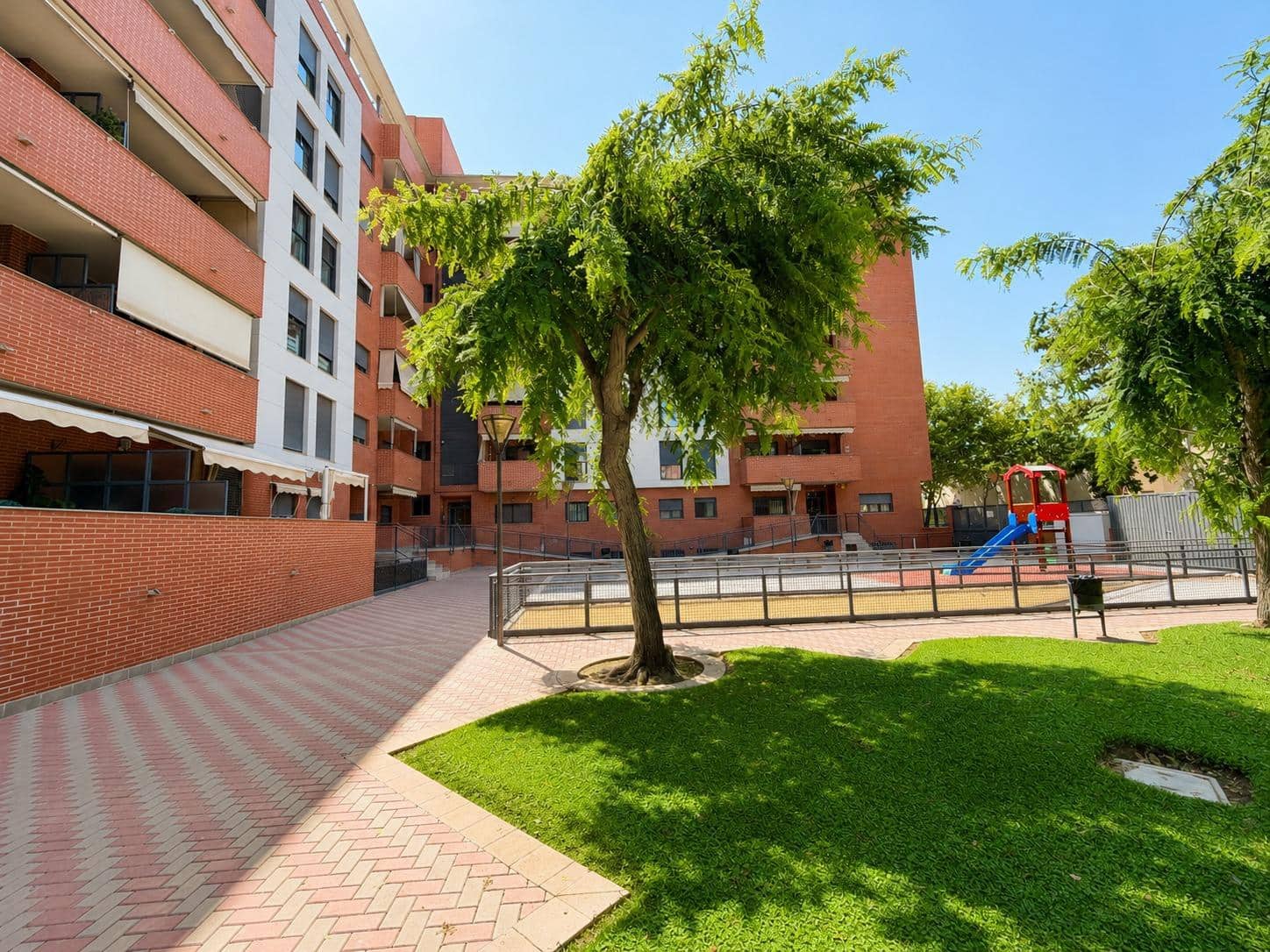 3 bedroom Flat for rent in Paterna with pool - € 1,500 (Ref: 9994451)