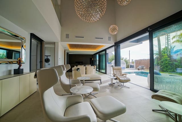 4 bedroom Villa for sale in Cometa - Carrió, Calpe / Calp with pool garage - € 2,490,000 (Ref: 8093873)