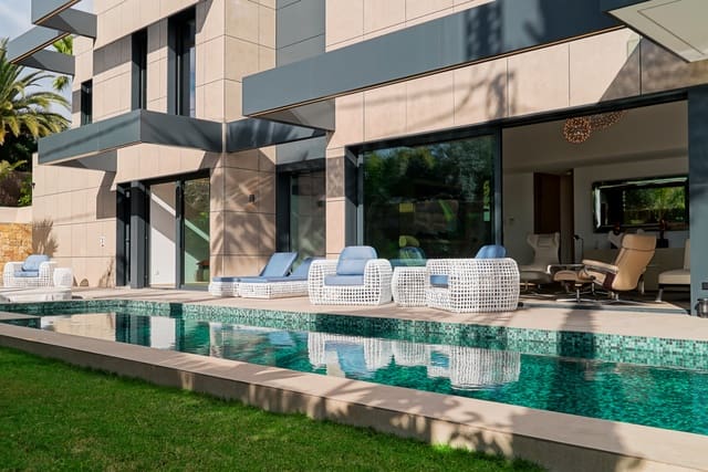 4 bedroom Villa for sale in Cometa - Carrió, Calpe / Calp with pool garage - € 2,490,000 (Ref: 8093873)