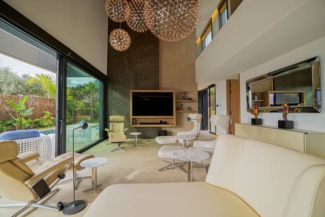 4 bedroom Villa for sale in Cometa - Carrió, Calpe / Calp with pool garage - € 2,490,000 (Ref: 8093873)