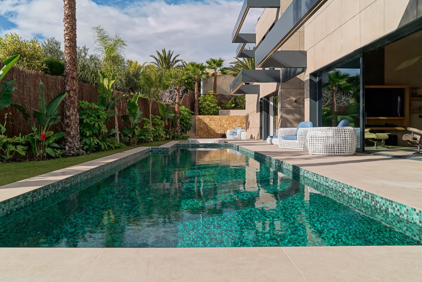 4 bedroom Villa for sale in Calpe / Calp with pool garage - € 2,490,000 (Ref: 8093873)