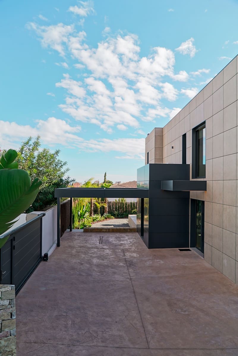 4 bedroom Villa for sale in Calpe / Calp with pool garage - € 2,490,000 (Ref: 8093873)