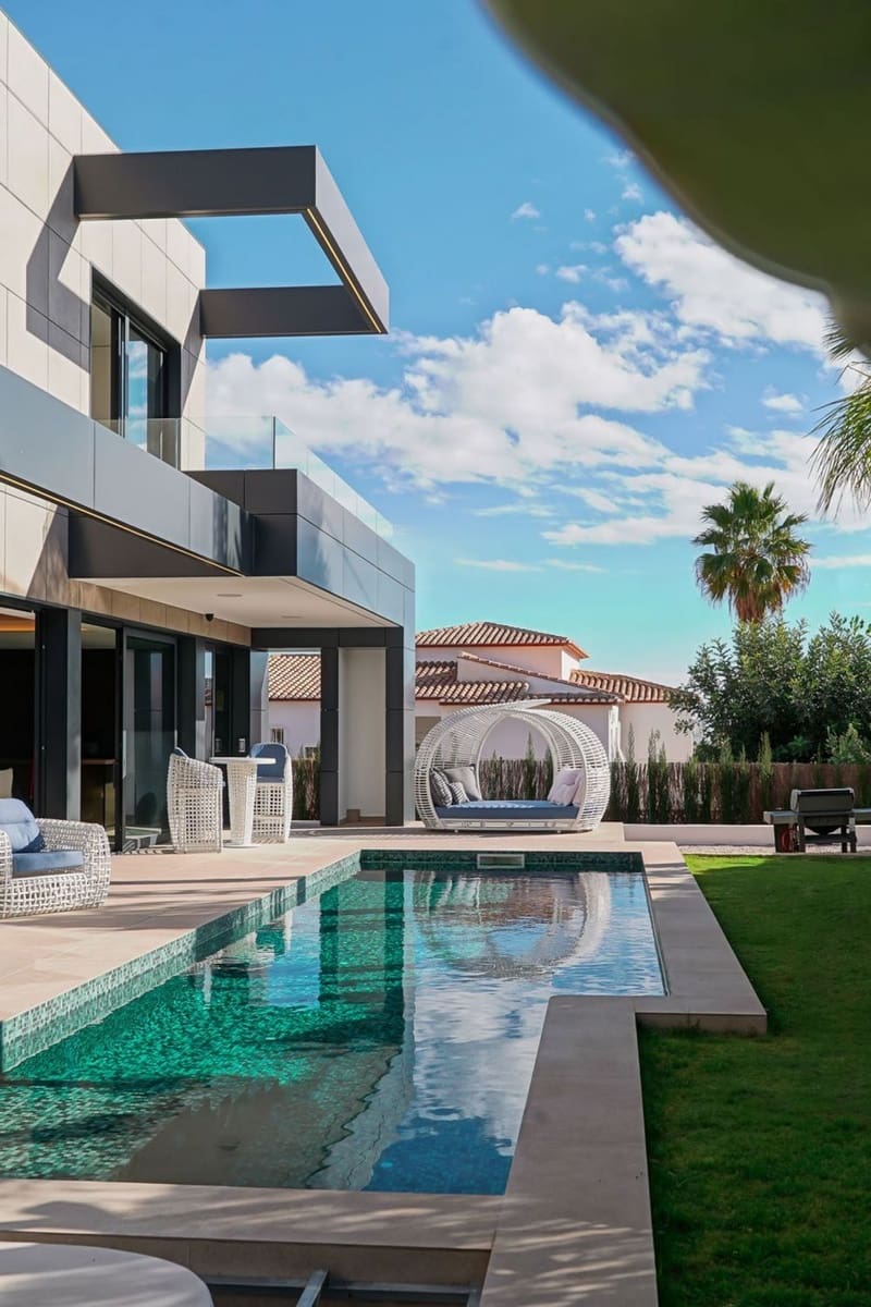 4 slaapkamer Villa te koop in Calpe / Calp met zwembad - € 2.290.000 (Ref: 9628115)