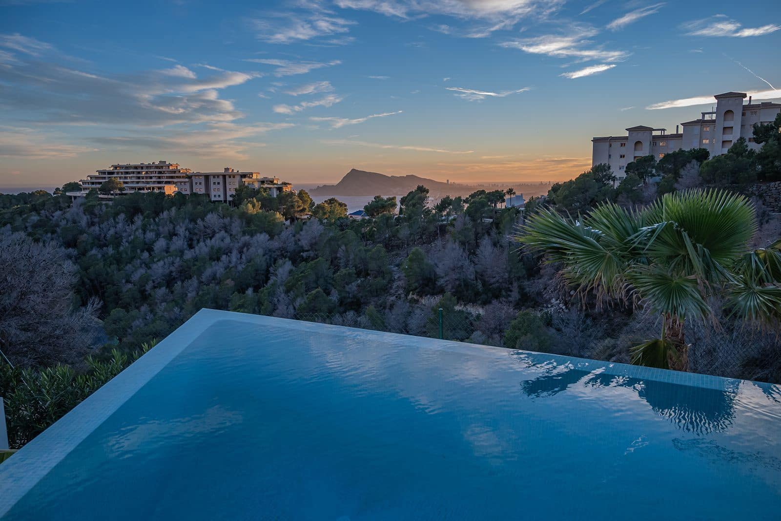 4 soveværelse Villa til salg i Altea med swimmingpool garage - € 2.290.000 (Ref: 9877490)