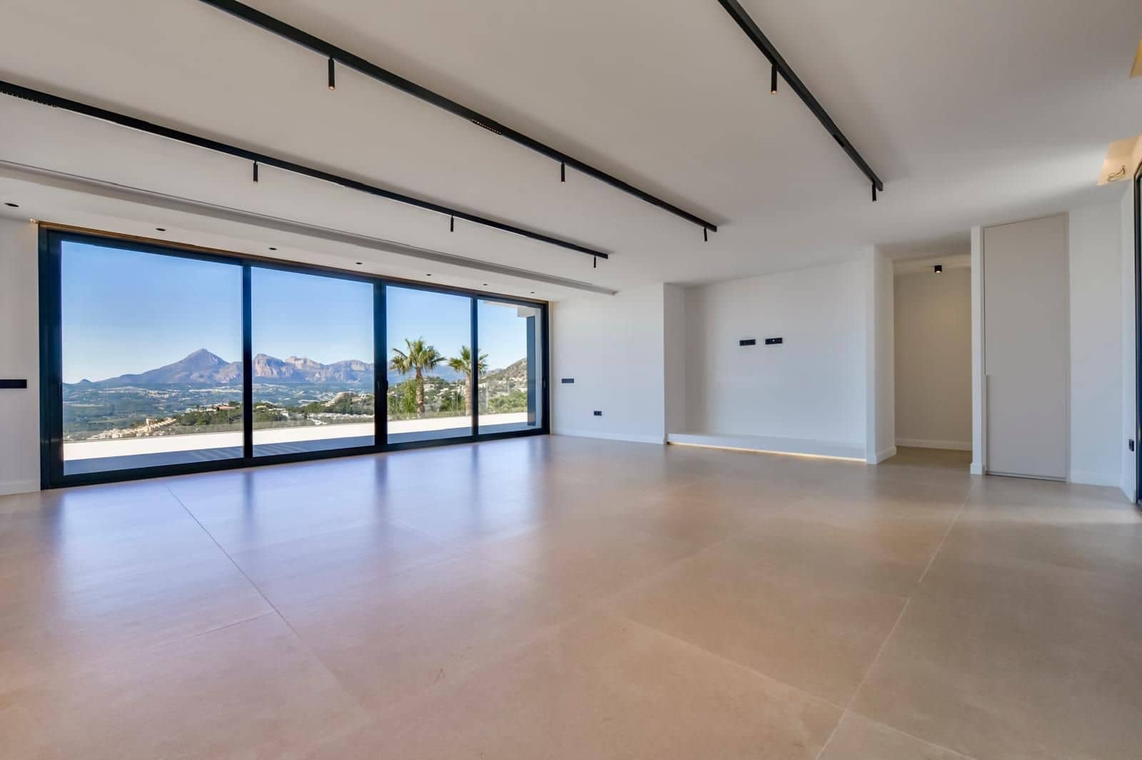 5 soverom Villa til salgs i Altea med svømmebasseng garasje - € 2 690 000 (Ref: 9877492)
