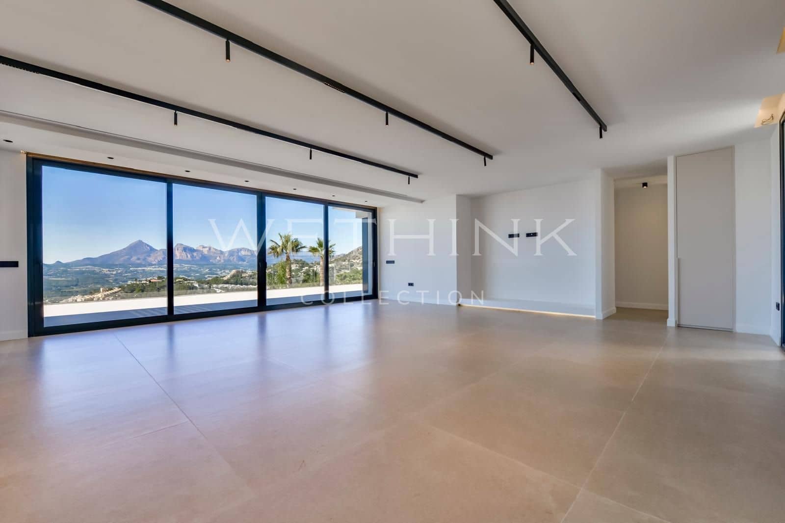 5 bedroom Villa for sale in Altea with pool garage - € 2,690,000 (Ref: 9877492)