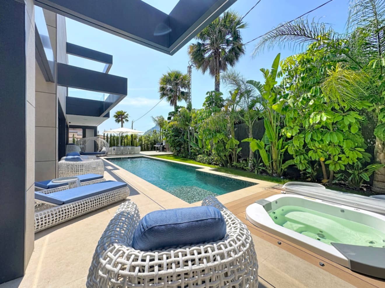 4 soverom Villa til salgs i Calpe / Calp med svømmebasseng garasje - € 2 290 000 (Ref: 9907536)