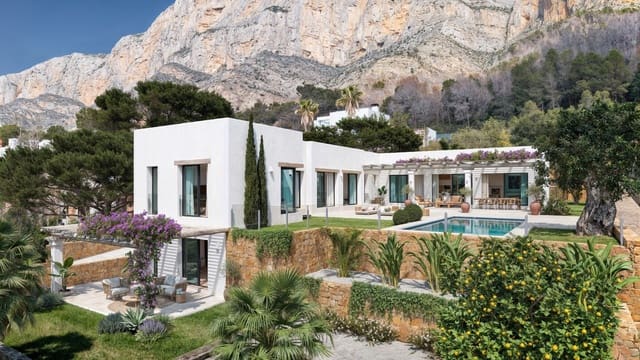 4 sypialnia Willa na sprzedaż w Javea / Xàbia z basenem garażem - 1 980 000 € (Ref: 10009657)